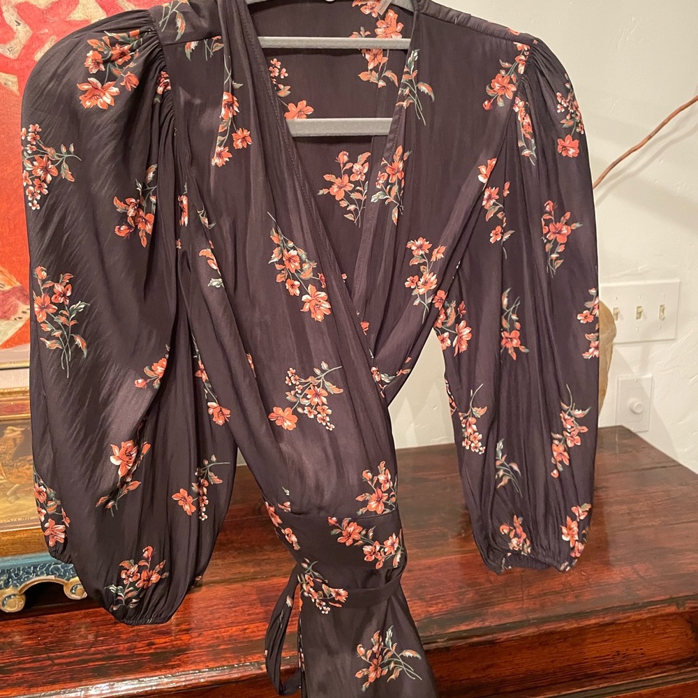 EUC Margaret O’Leary floral silk wrap top size x-small
